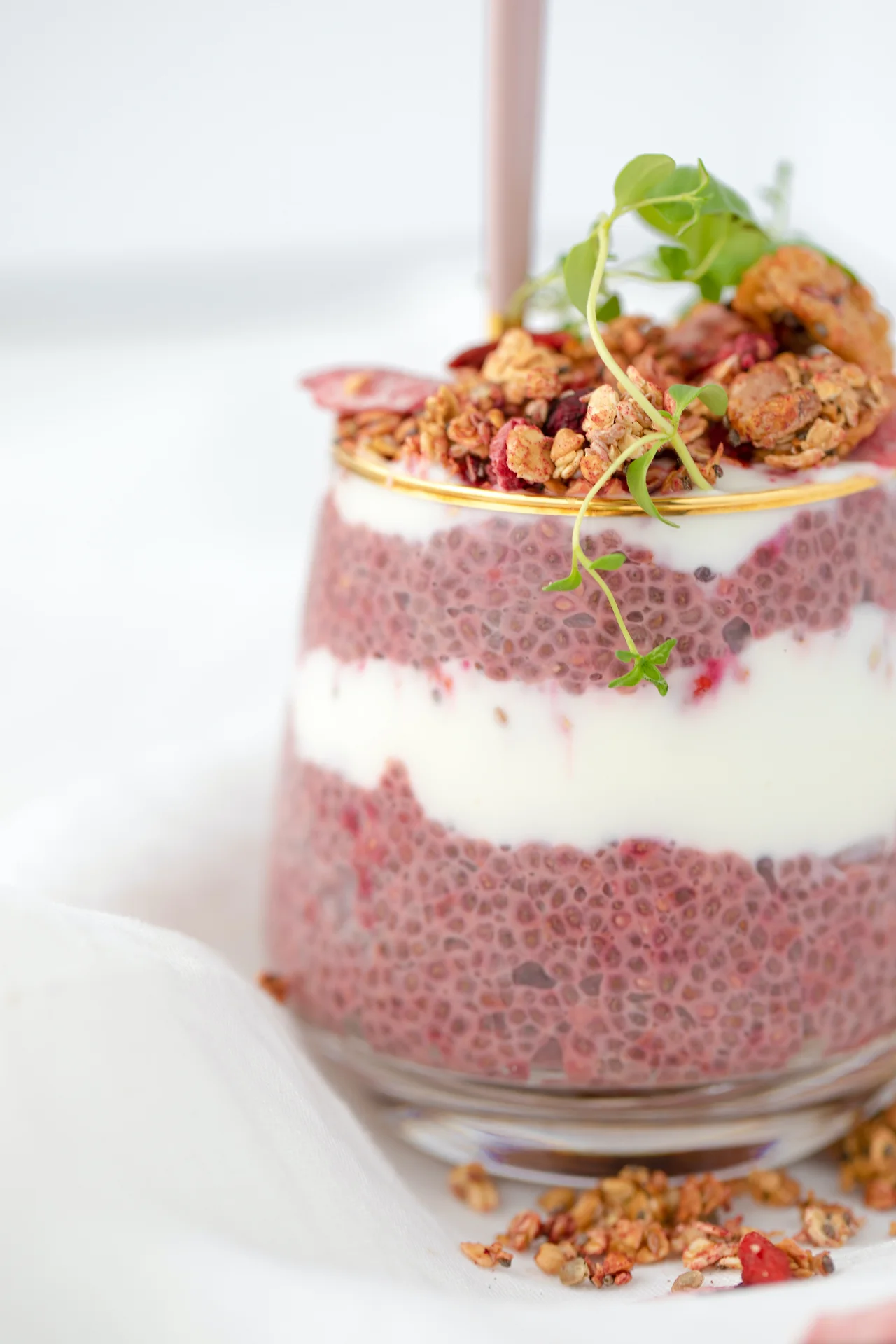 photo-1629445675400-34174495b3ac?ixlib=rb-4.0.3&amp;ixid=MnwxMjA3fDB8MHxzZWFyY2h8NjJ8fGNoaWElMjBzZWVkc3xlbnwwfHwwfHw%3D&amp;w=1000&amp;q=80