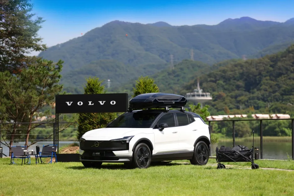 EX30_%ED%81%AC%EB%A1%9C%EC%8A%A4%EC%BB%A8%ED%8A%B8%EB%A6%AC_%EC%97%B0%EC%B6%9C_04.jpg?type=w1