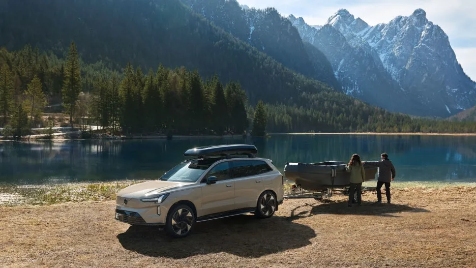 JPG_Full-16x9_STARK1696_Foldable_tow_bar_EX90.jpg?type=w1