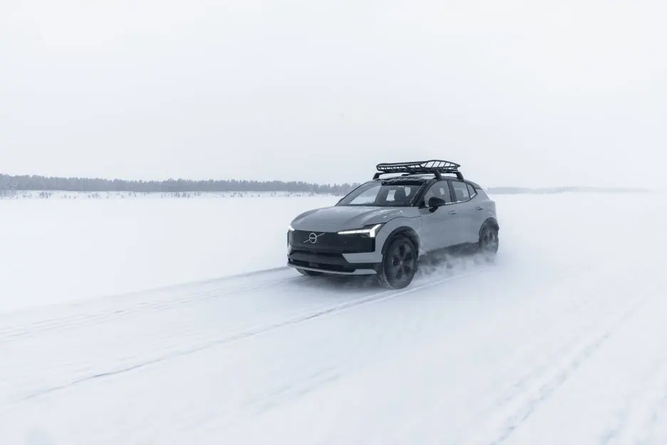 Volvo_EX30_Cross_Country__exterior.jpg?type=w1