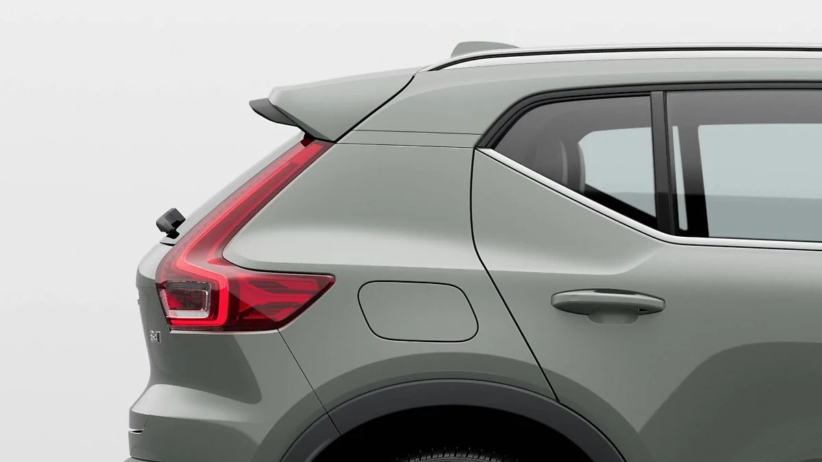 exterior-details-rearwindowtrim.jpg?type=w1200