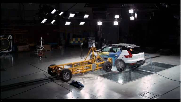 Volvo_XC40_Recharge_P8_Crash_Test_Side_collision.jpg?type=w1