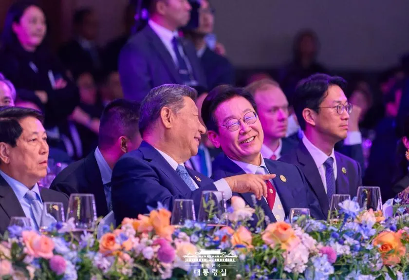 웃음1 시진핑 이재명2.JPG