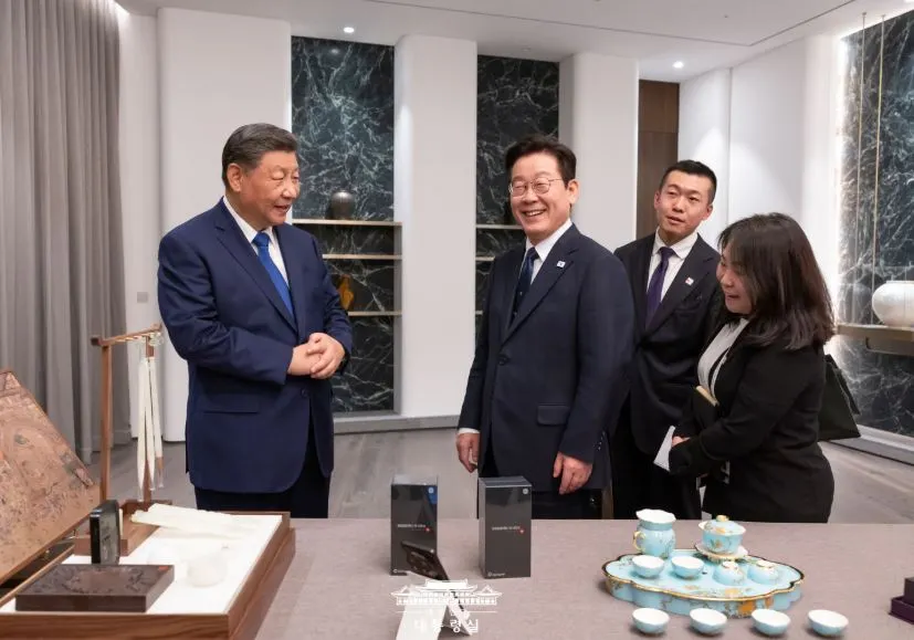 웃음1 시진핑 이재명4.JPG