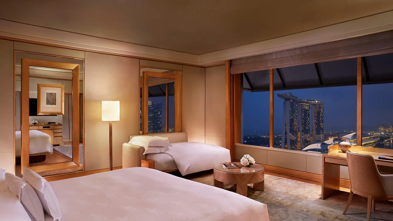 sinrz-deluxe-0022-hor-wide.jpg?output-quality=70&interpolation=progressive-bilinear&downsize=1336px:*