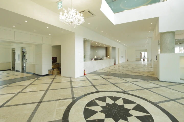 %EB%A1%9C%EB%B9%84.png?type=w1