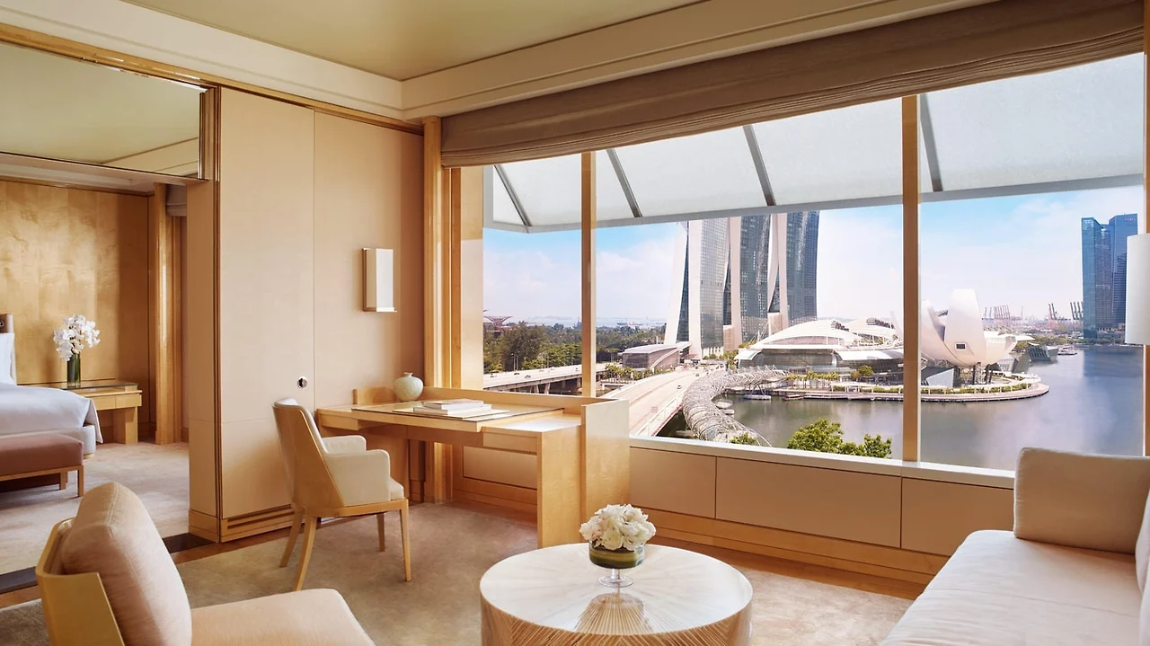 sinrz-suite-0028-hor-wide.jpg?output-quality=70&interpolation=progressive-bilinear&downsize=1336px:*