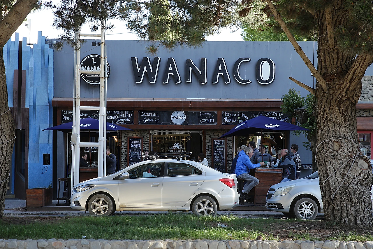 칼라파테 시내 2.JPG