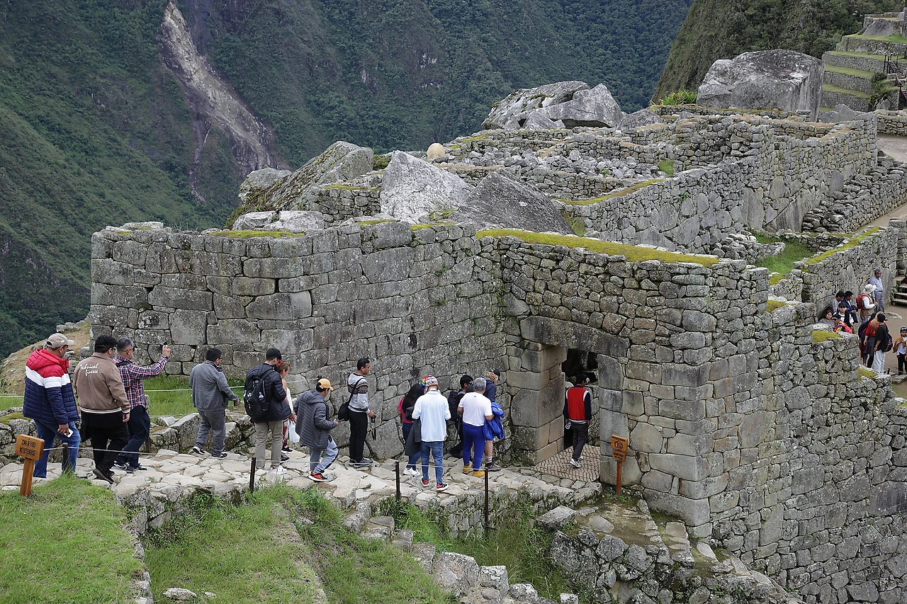 13 메인게이트.JPG