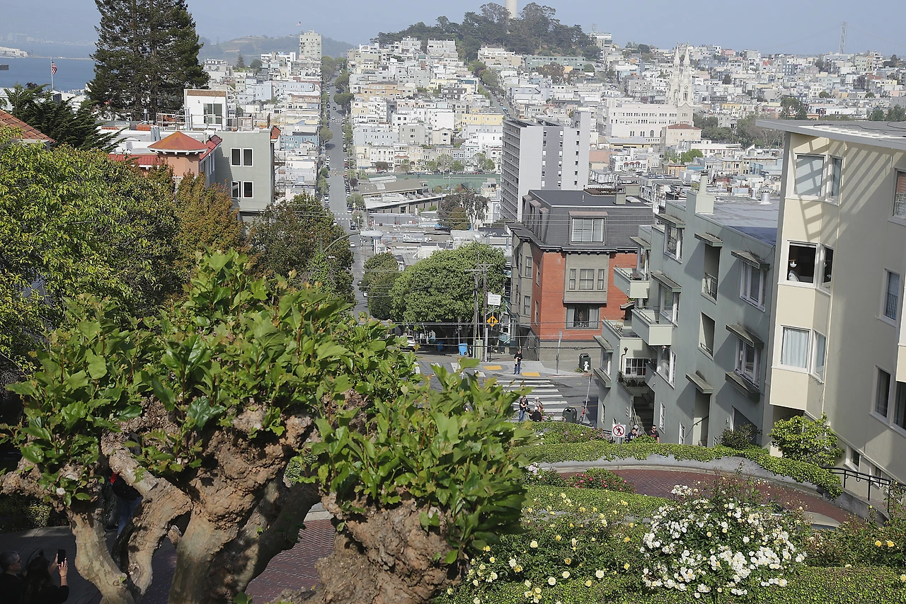 롬바드 스트리트 내리막 4.JPG