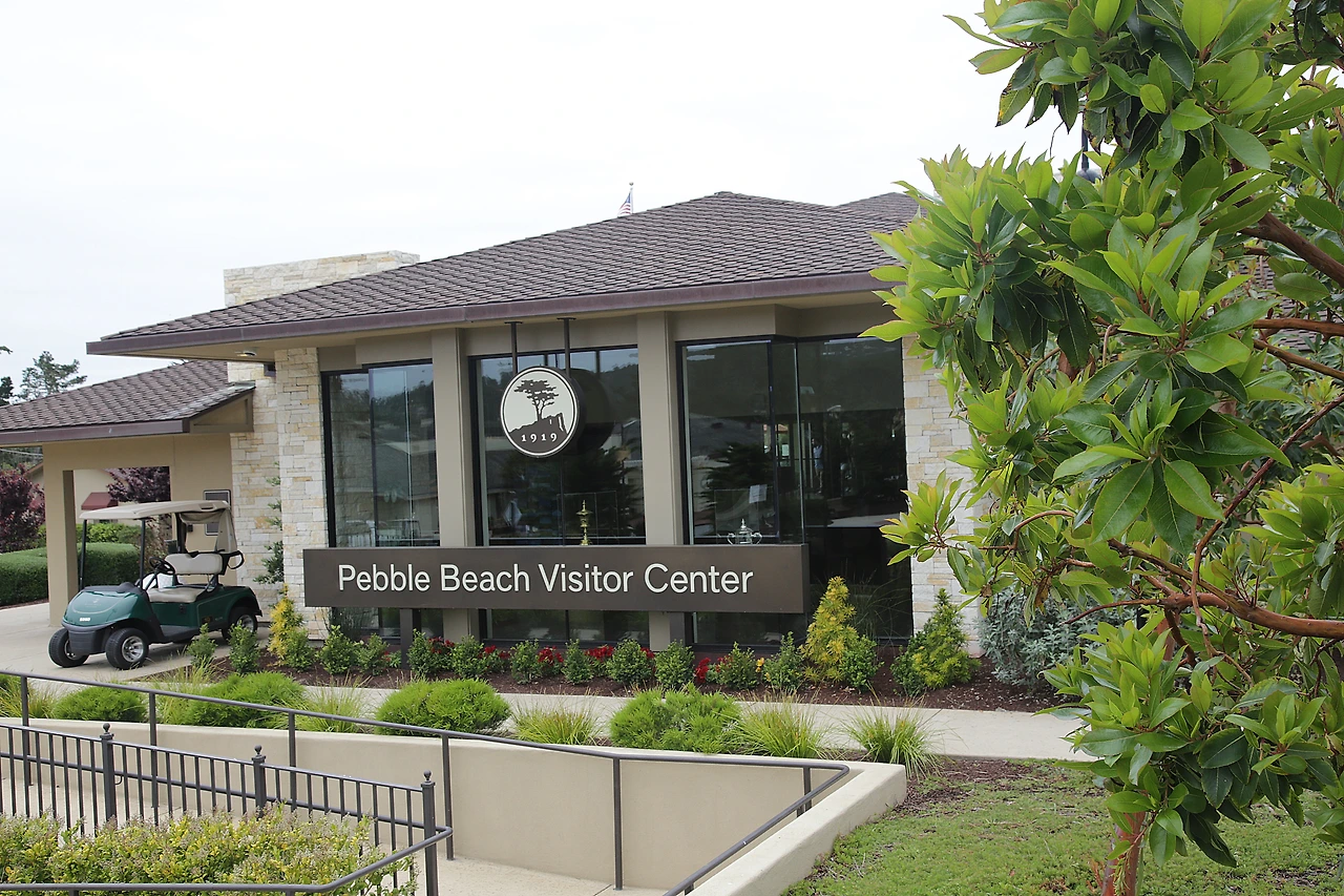 페블비치 방문객센터.JPG