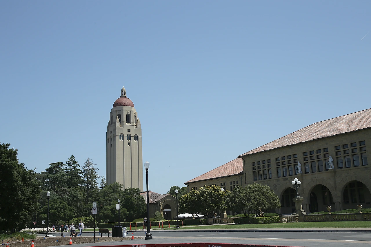 후버 타워와 McClatchy 홀.JPG