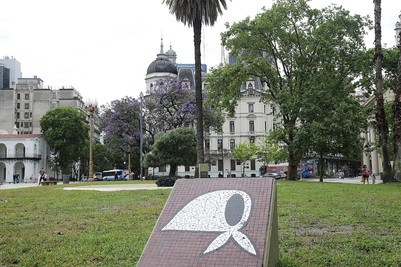 12 휜스카프 조형물.JPG