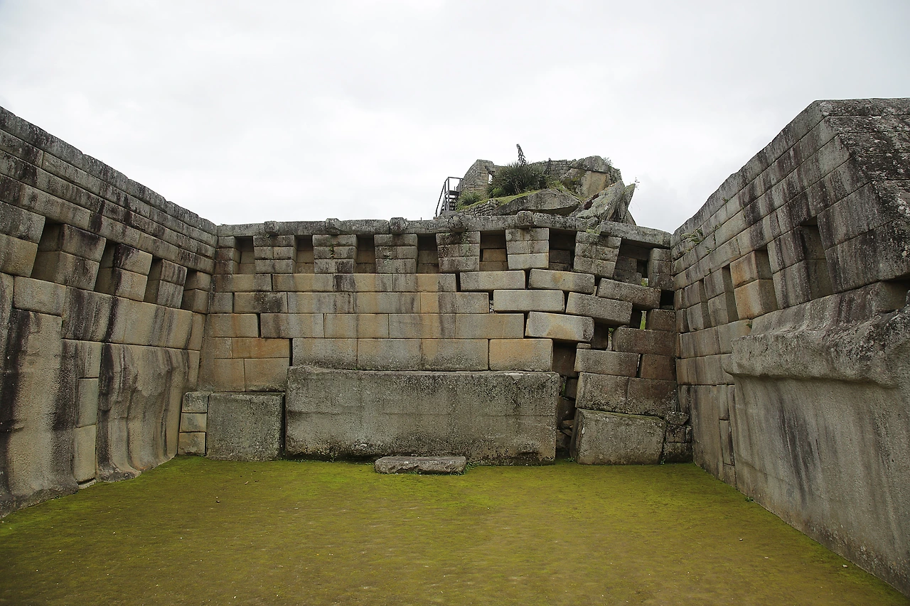 15 무너지는 석벽.JPG