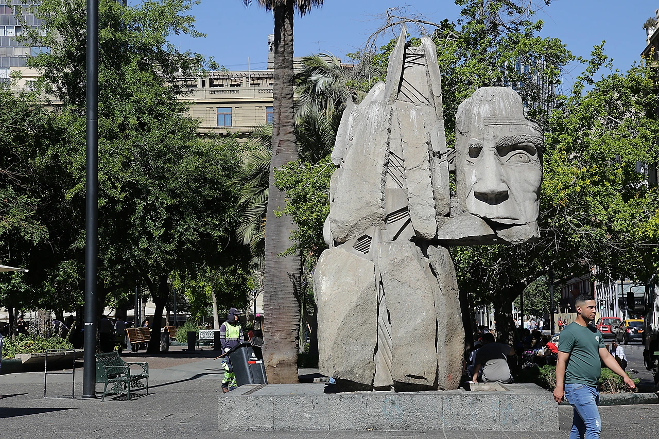 5 발디비아를 죽인 원주민 지도자 아론소 라우따로.JPG