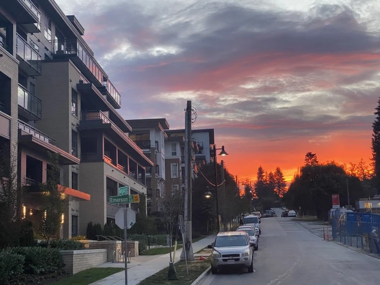 ZArHb0vKaa-43wW_Xcz1R3w7-IE