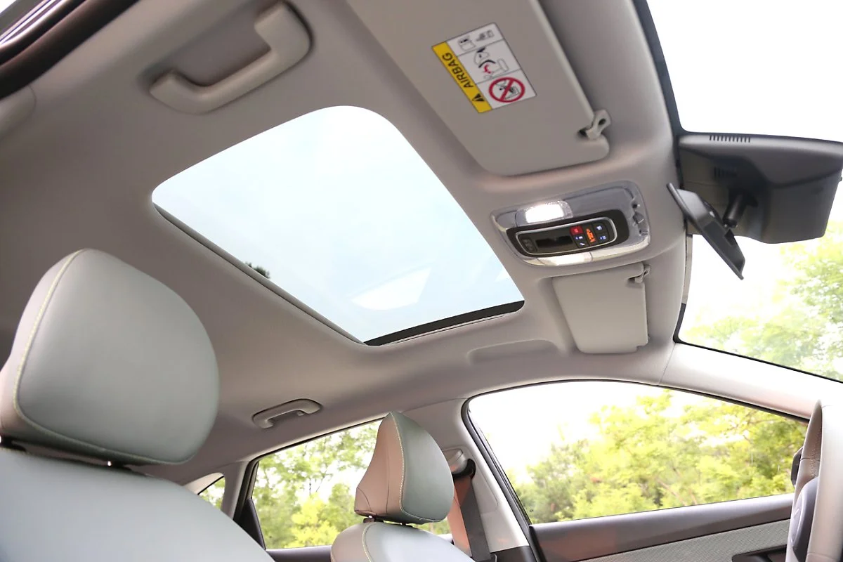 KONA_EV_%28100%29.JPG?type=w1200