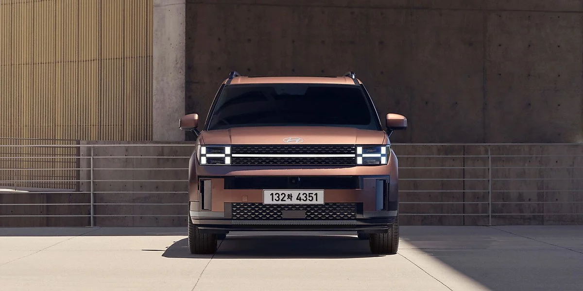 the_all_new_santafe_hybrid_gallery_exterior_front_view.jpg?type=w1200&type=w1200