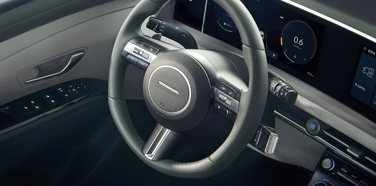 the_new_tucson_interior_leather_steering_wheel.jpg?type=w1200