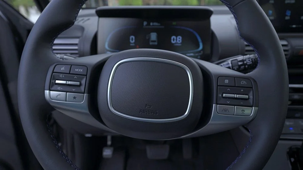 bat11ch_FL_05115.JPG?type=w1200