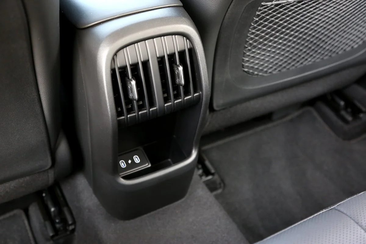 A_%28111%29.JPG?type=w1200