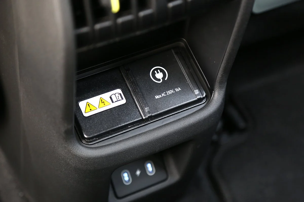 KONA_EV_%28107%29.JPG?type=w1200