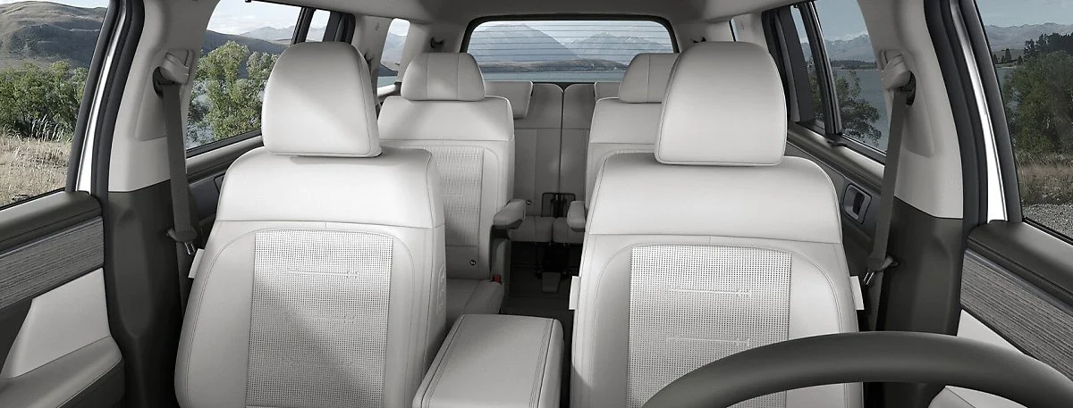 santafe_space_6seats.jpg?type=w1200&type=w1200