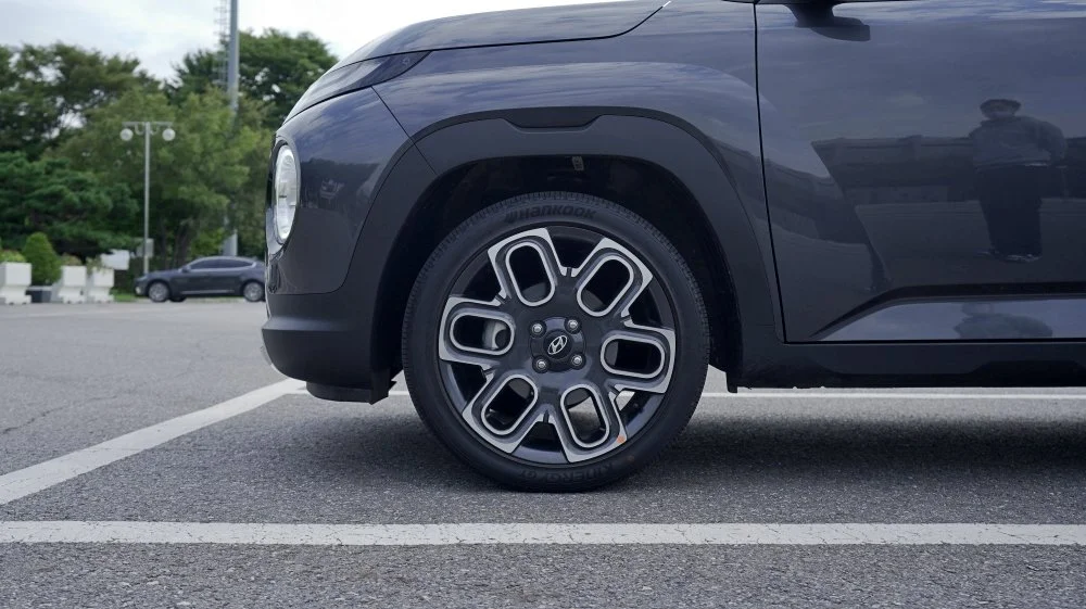 bat11ch_FL_05070.JPG?type=w1200