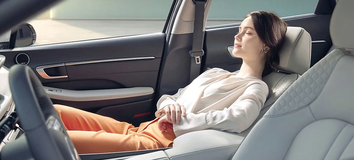 sonata_the_edge_convenience_front_seat_relxation_comfort.jpg?type=w1200