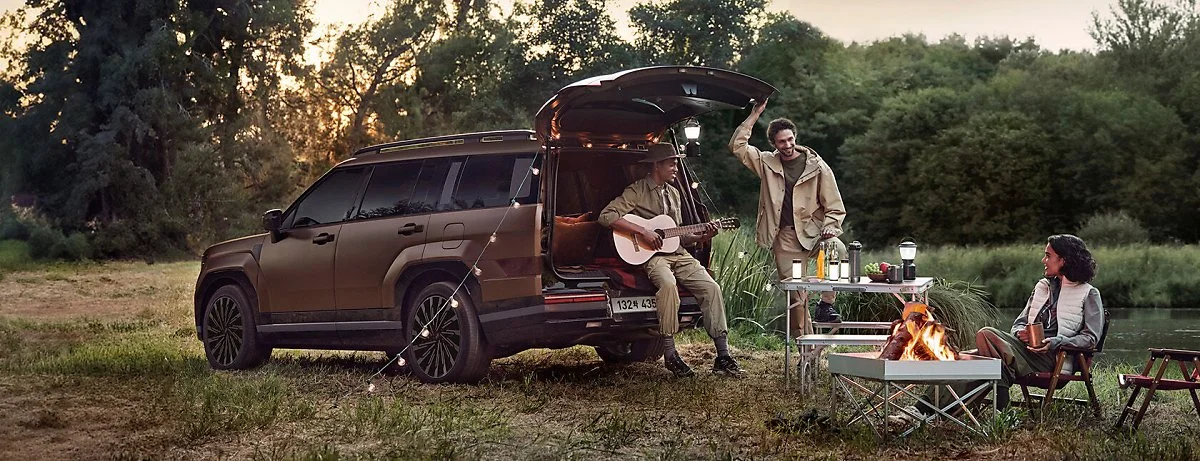 the_all_new_santafe_hybrid_gallery_exterior_rear_side_view_02.jpg?type=w1200&type=w1200