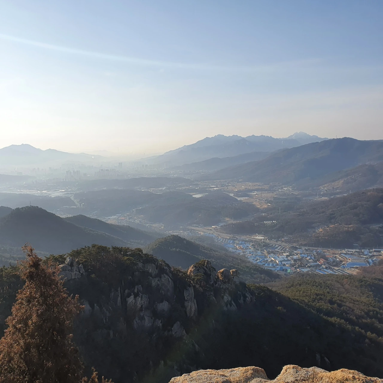 유키_불곡산_악어바위암릉과 북한산도봉산.jpeg