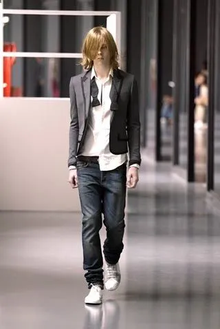 Dior Men Spring 2005 Menswear Fashion Show.jfif