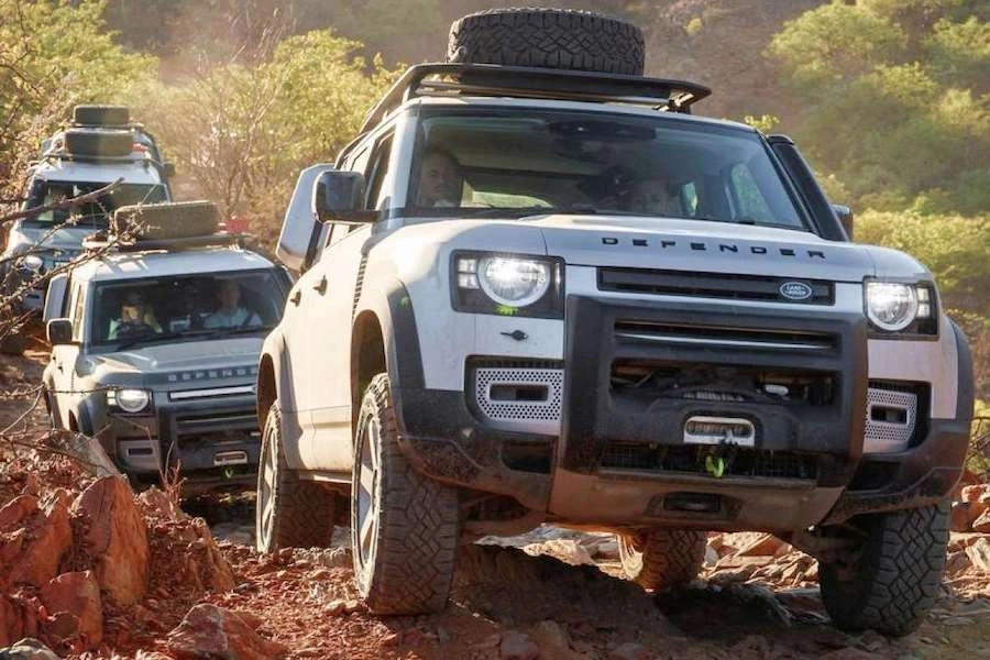 랜드로버-재규어-랜드로버-랜드로버-SUV-디펜더-랜드로퍼-디펜더-오프로드-수입차-SUV-1.jpeg