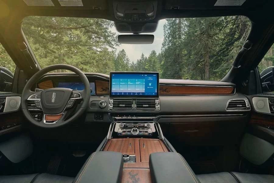 링컨-네비게이터-풀사이즈-suv-5.jpeg