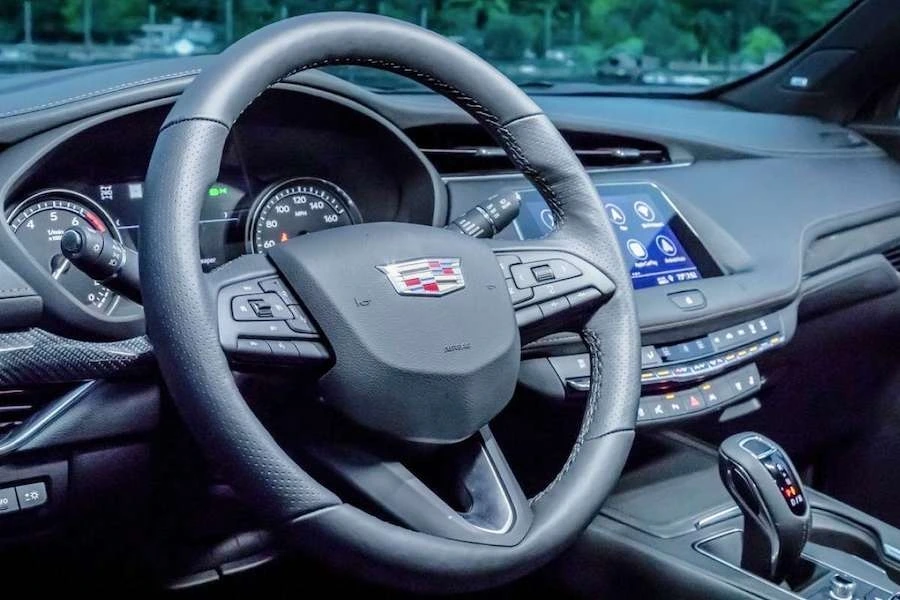 캐딜락-GM-한국-GM-SUV-캐디락-SUV-XT4-캐딜락-XT4-2023-XT4-XT4-디자인-XT4-성능-4.jpeg