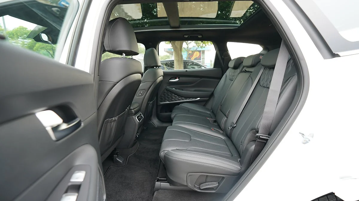 FL_03652.JPG?type=w1200