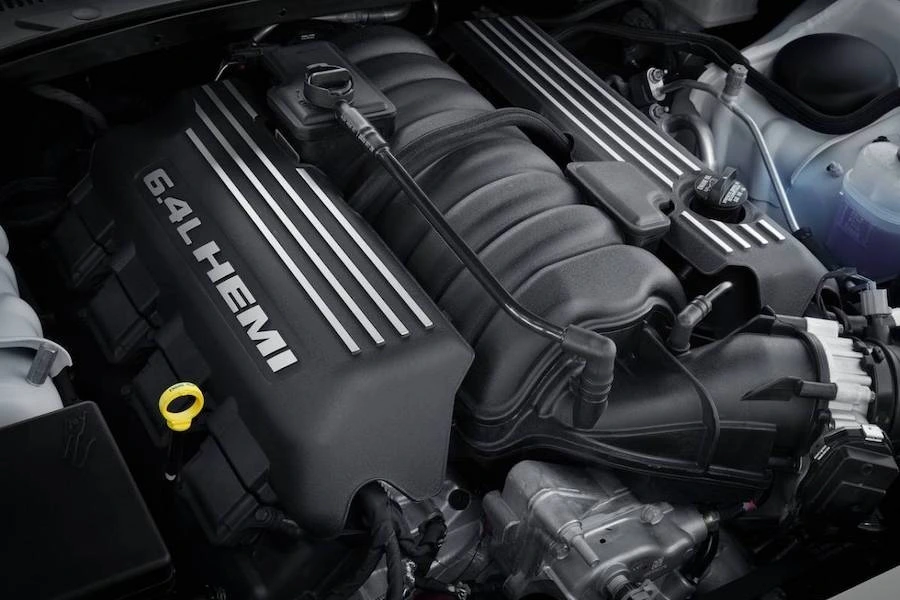 크라이슬러-헤미-엔진-300c.jpeg