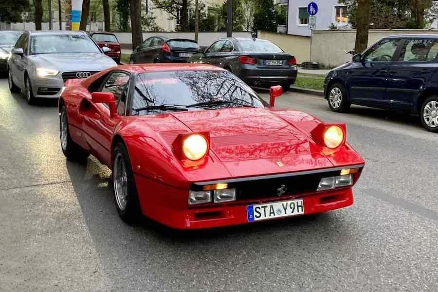 페라리-288gto-레스토모드.jpeg