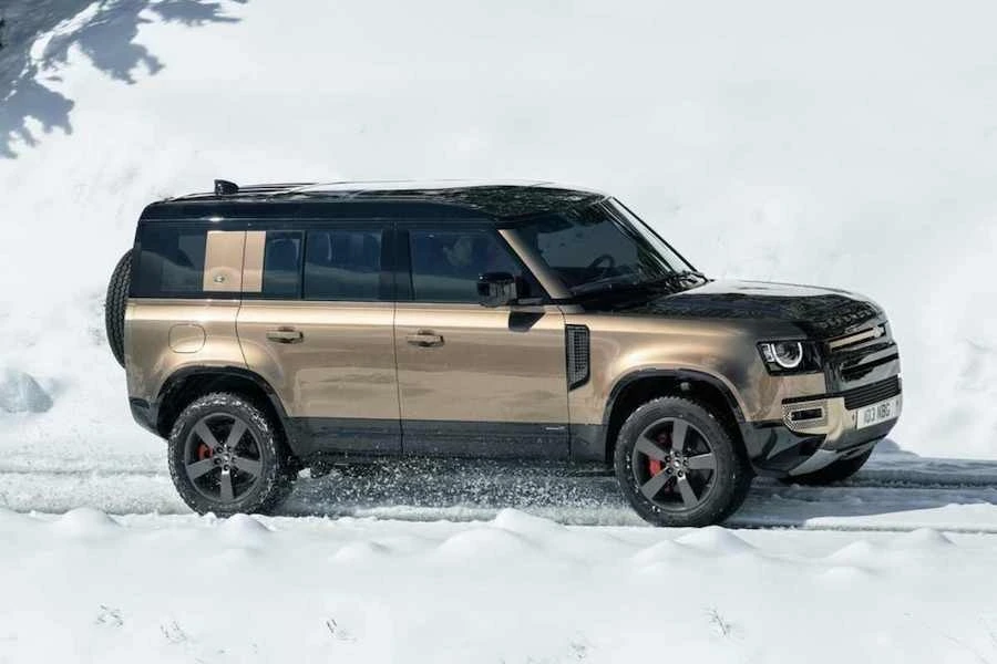 랜드로버-디펜더-오프로드-suv-4.jpeg