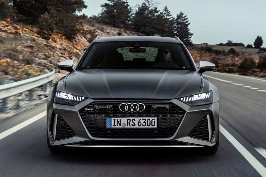 아우디-고성능-왜건-rs6-4.jpeg