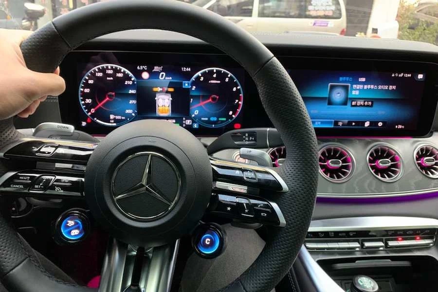 벤츠남-amg-gt-43-실내.jpeg