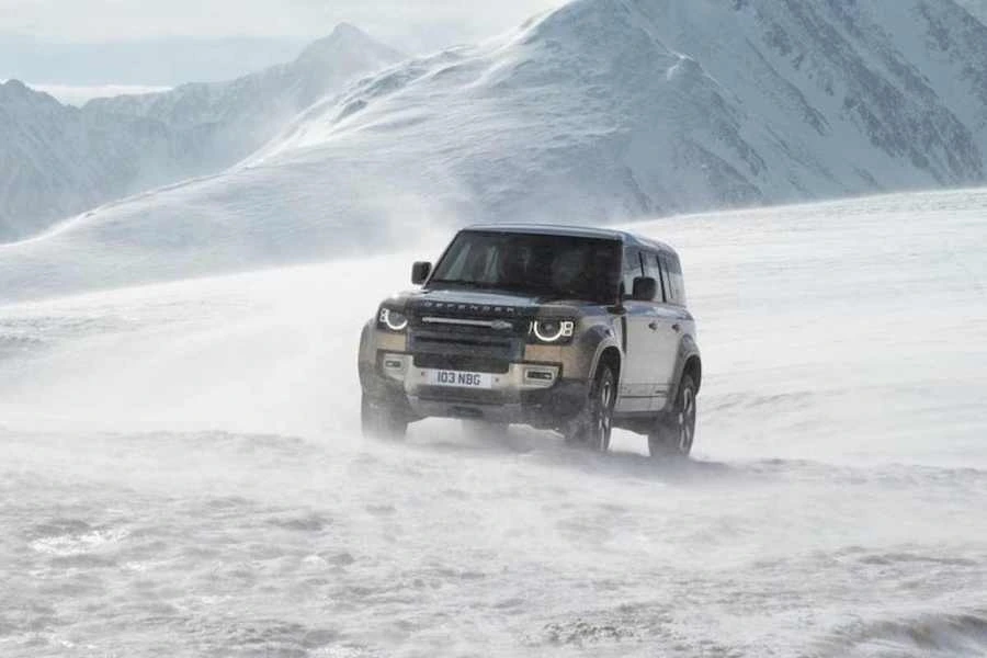 랜드로버-디펜더-오프로드-suv-2.jpeg