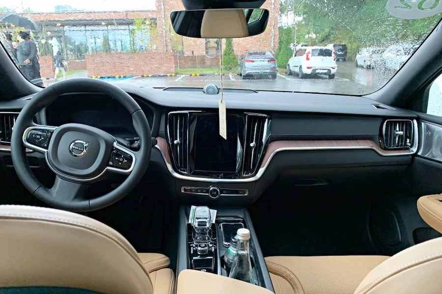 볼보-xc90-실내-인테리어.jpeg