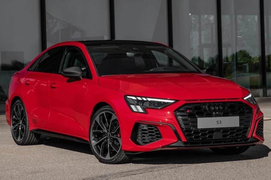 아우디-고성능-s3-세단-6.jpeg