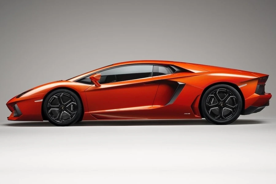 람보르기니-아벤타도르-단종-v12.jpeg