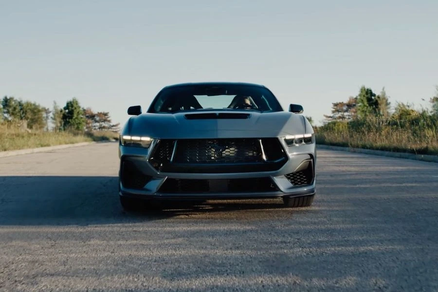 포드-머스탱-7세대-v8.jpeg