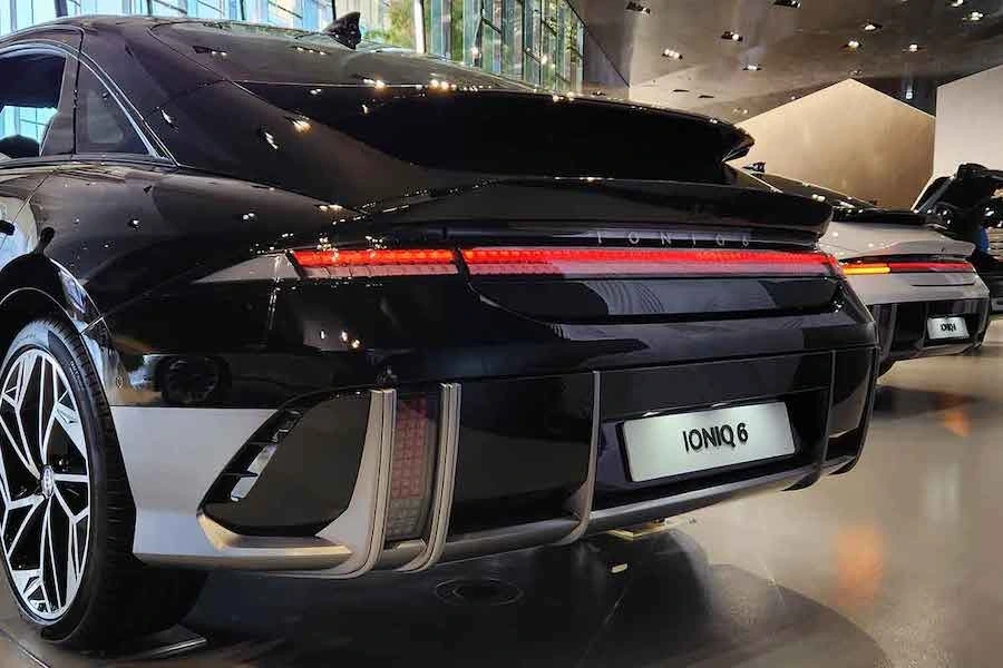 아이오닉-6-전기차-인테리어-조명-LED-13.jpeg