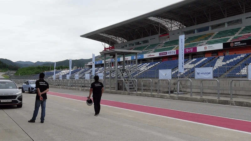 ezgif.com-gif-maker_%283%29.gif?type=w1200