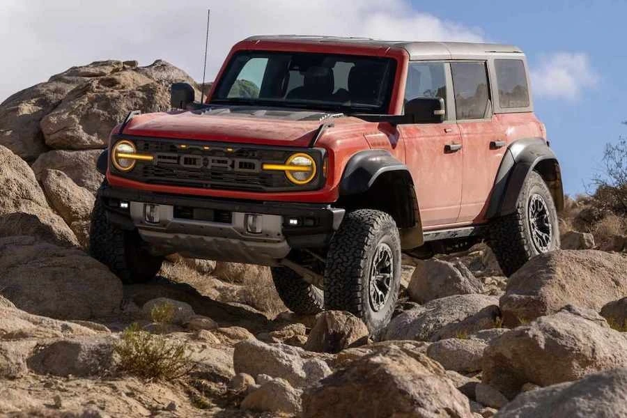 포드-브롱코-랩터-오프로드.jpeg