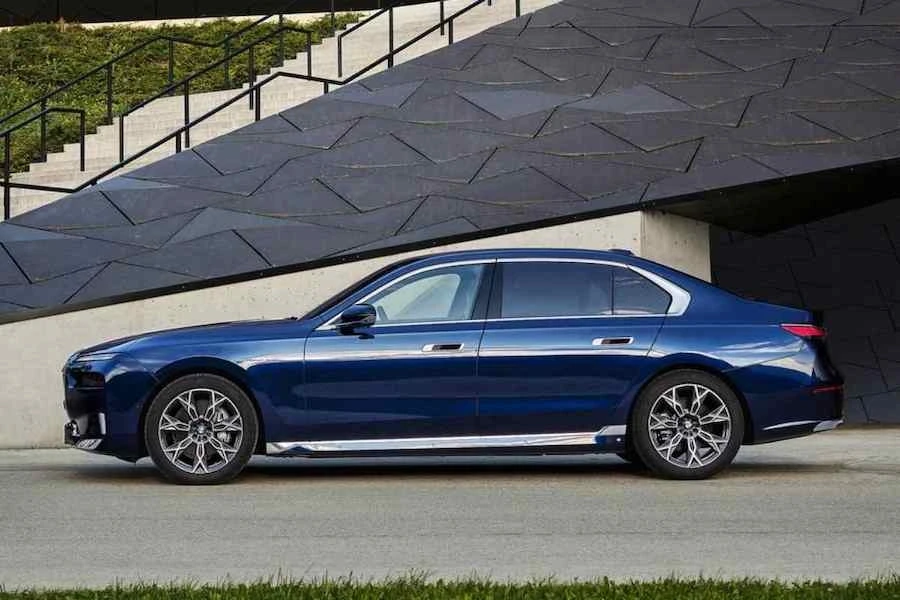 bmw-7시리즈-대형세단-5.jpeg